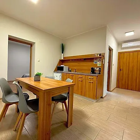 Hídfő Apartman-nyugalom Szigetei Apartahotel 3*