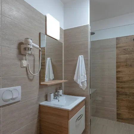 Hidfo Apartman-nyugalom Szigetei Aparthotel *